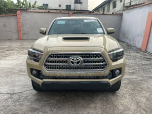 Toyota Tacoma Limited 2017 Gold