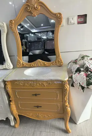Royal Vintage Cabinet With Mirror