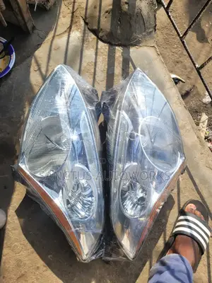 Headlight Nissan Altima 2010