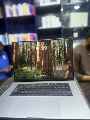 Laptop Apple MacBook Pro M1 16GB Apple M1 Pro SSD 1T
