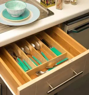 Wooden Extendable Cutlery Rack