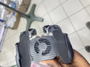 H5.0 Mobile Phone Holder and Cooling Fan With Inbuilt Battery