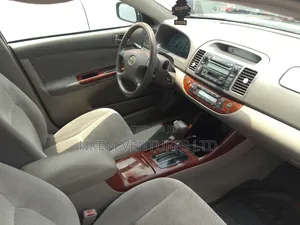 Toyota Camry XLE 4dr Sedan (2.4L 4cyl 4A) 2003 Burgundy
