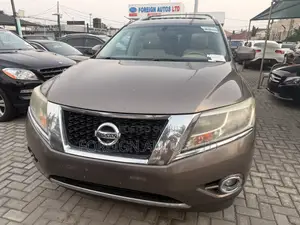 Nissan Pathfinder 2014 Brown