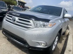 Toyota Highlander SE 3.5L 4WD 2013 Silver