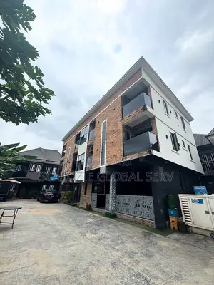 Modern 20 Rooms Hotel Wt. Lounge for Sale Gate House