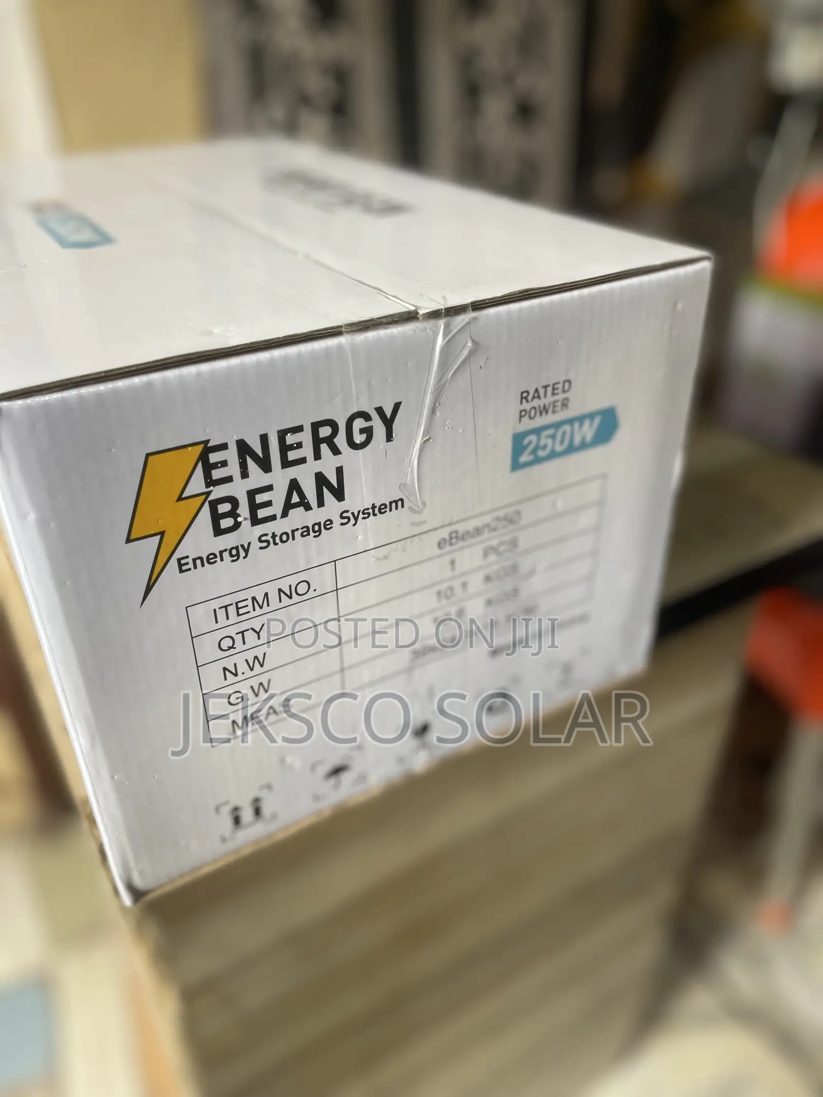Energy Bean, Lithium Solar Generator, 1kw, 250w.