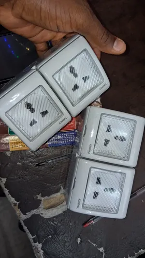 13amps Waterproof Double Socket for Homes/ Restaurants/ Companies/ Bar