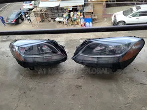 Mercedes-Benz C300 W205 Non-Charger Headlights