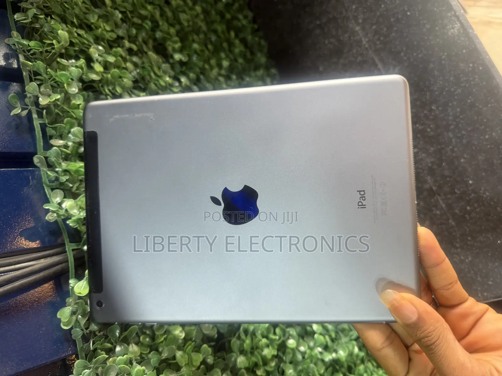 Apple iPad Air 16 GB Black