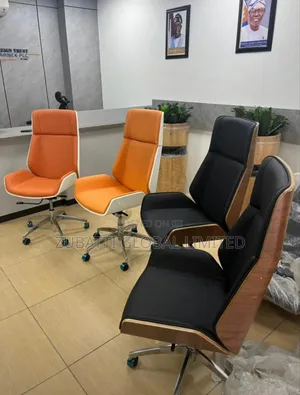 Foreign Executive Office Chair / Executive Swivel Chair