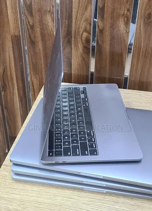 Laptop Apple MacBook Pro 2020 16GB Intel Core I5 SSD 512GB