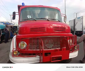 Mercedes 911 Tippa
Four-Wheel Drive With Double Axle