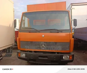 Mercedes 814
Container Body
Diesel Engine Truck
6 Tire