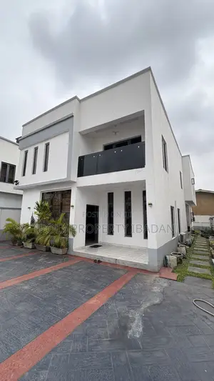 4bedeoom Self Compound Duplex at Bodija Estate