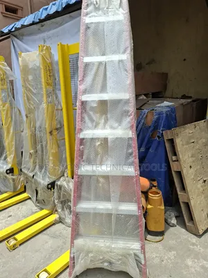 8ft Fibreglass Ladder