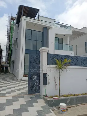 5bdrm Mansion in Lekki Phase 1 for sale