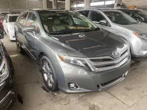 Toyota Venza Limited 4dr Wagon AWD (3.5L 6cyl 6A) 2014 Gray