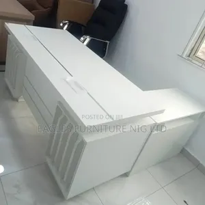 Executive Wooden Office Table With Extension