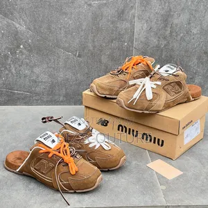 Original New Balance Half Sneakers Available in Store