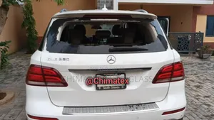 Gle350 2016 Back Glass Available