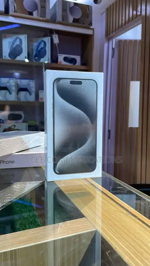 New Apple iPhone 15 Pro Max 256 GB White