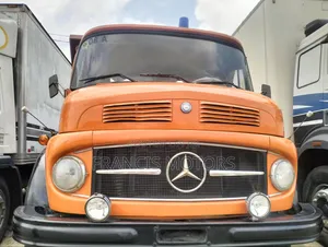 Mercedes Benz 911 Tipper Truck