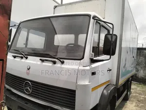 814 Container Body Truck