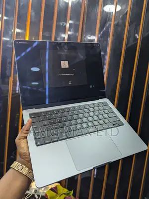 Laptop Apple MacBook Pro 2021 M1 32GB Apple M1 Pro SSD 1T