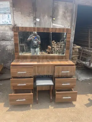 5ft X 4ft Dresser . Brown Color.
