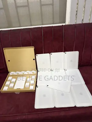 New Apple iPad (2025) 128 GB Silver