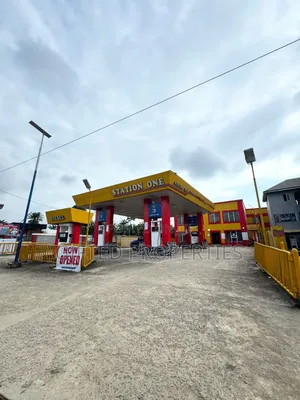Functional 6pump Filling Station With Ample Parking Space