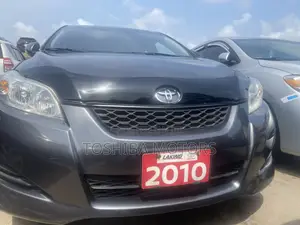 Toyota Matrix 2010 Gray