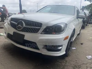 Mercedes-Benz C300 Luxury 4Matic Sedan AWD (3.0L 6cyl 7A) 2010 White