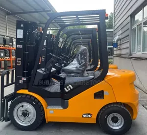 Un Forklift. 3ton Un Forklift