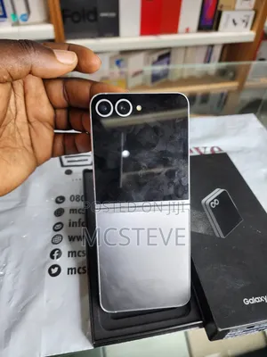 Samsung Galaxy Z Flip6 256 GB Gray
