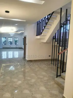 4bdrm Duplex in Carlton Gate Estate for sale