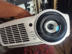 3000 Lumens Vivitek Projector