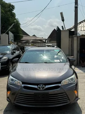 Toyota Camry LE 4dr Sedan (2.5L 4cyl 6A) 2016 Gray