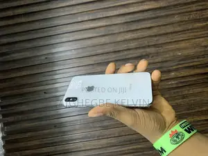 Apple iPhone X 64 GB White