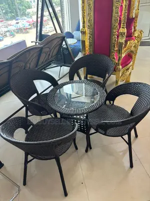 Four Seaters Outdoors Chairs With Table