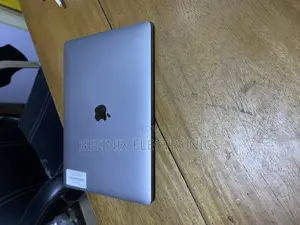 Laptop Apple MacBook 2020 32GB Intel Core I7 SSD 1T