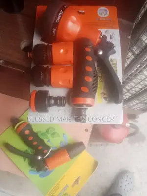 Garden Hose Spray Gun With Several Interchangeable Connector
