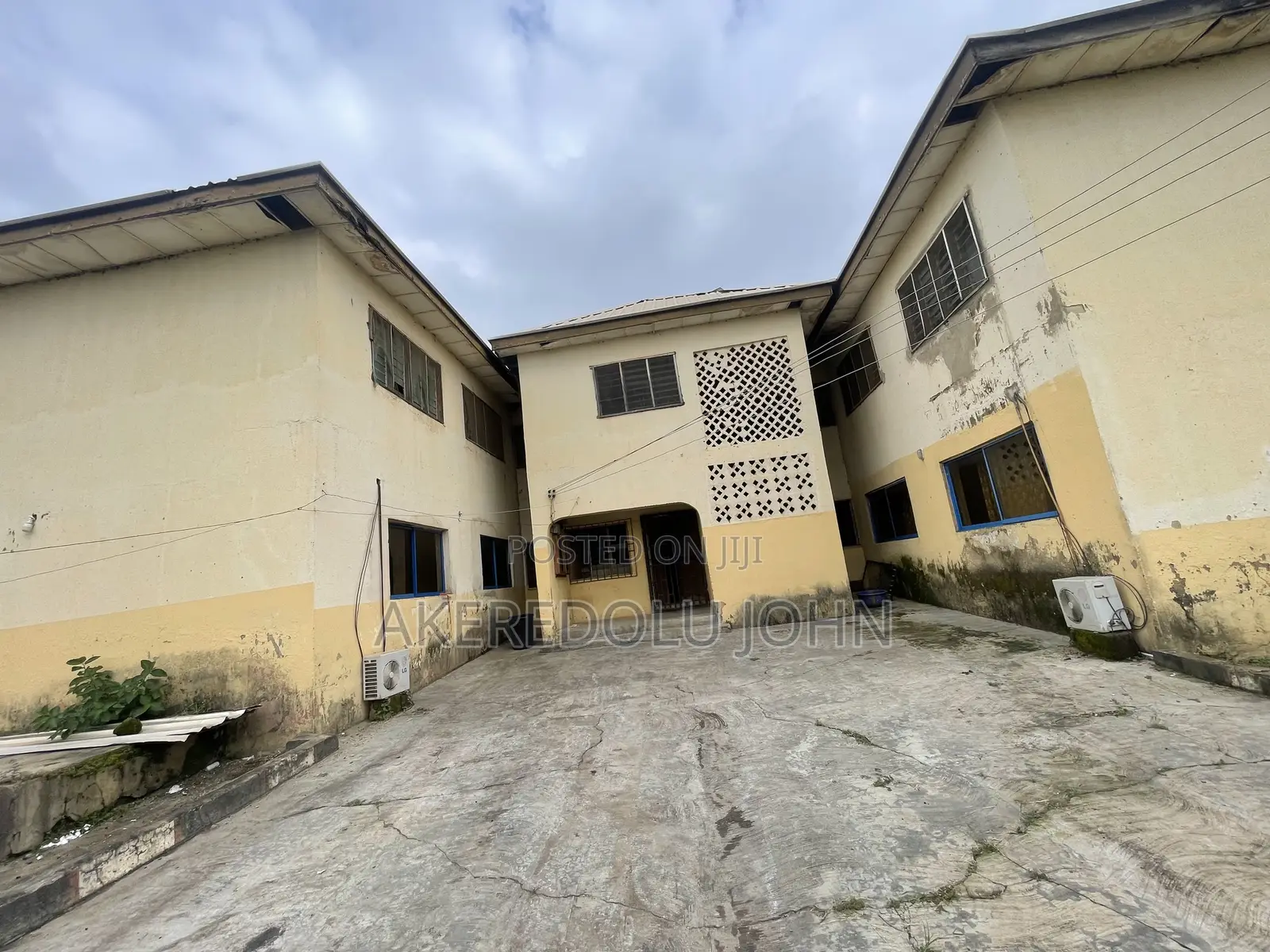 School Building 15 Rooms
