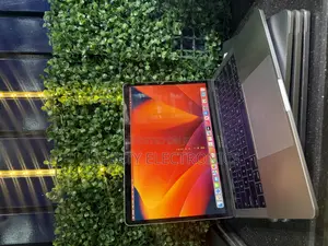Laptop Apple MacBook Pro 2017 8GB Intel Core I5 SSD 250GB