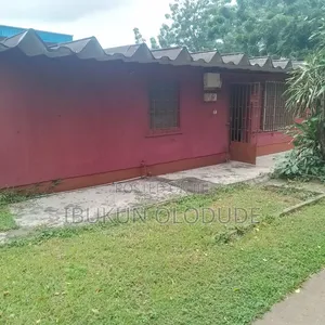 Bungalow in a Shared Compd Gd for Airbnb or Office for Lease at Oregun