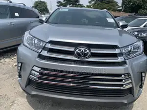 Toyota Highlander Limited 4dr SUV AWD (3.5L 6cyl 6A) 2015 Silver