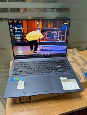 New Laptop Asus Vivobook 16 16GB Intel Core I7 SSD 1T