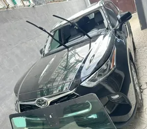 Front Windscreen Glass for Toyota Highlander 2021 Available Now