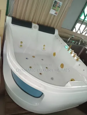 England Double Jacuzzi With Gold Jets